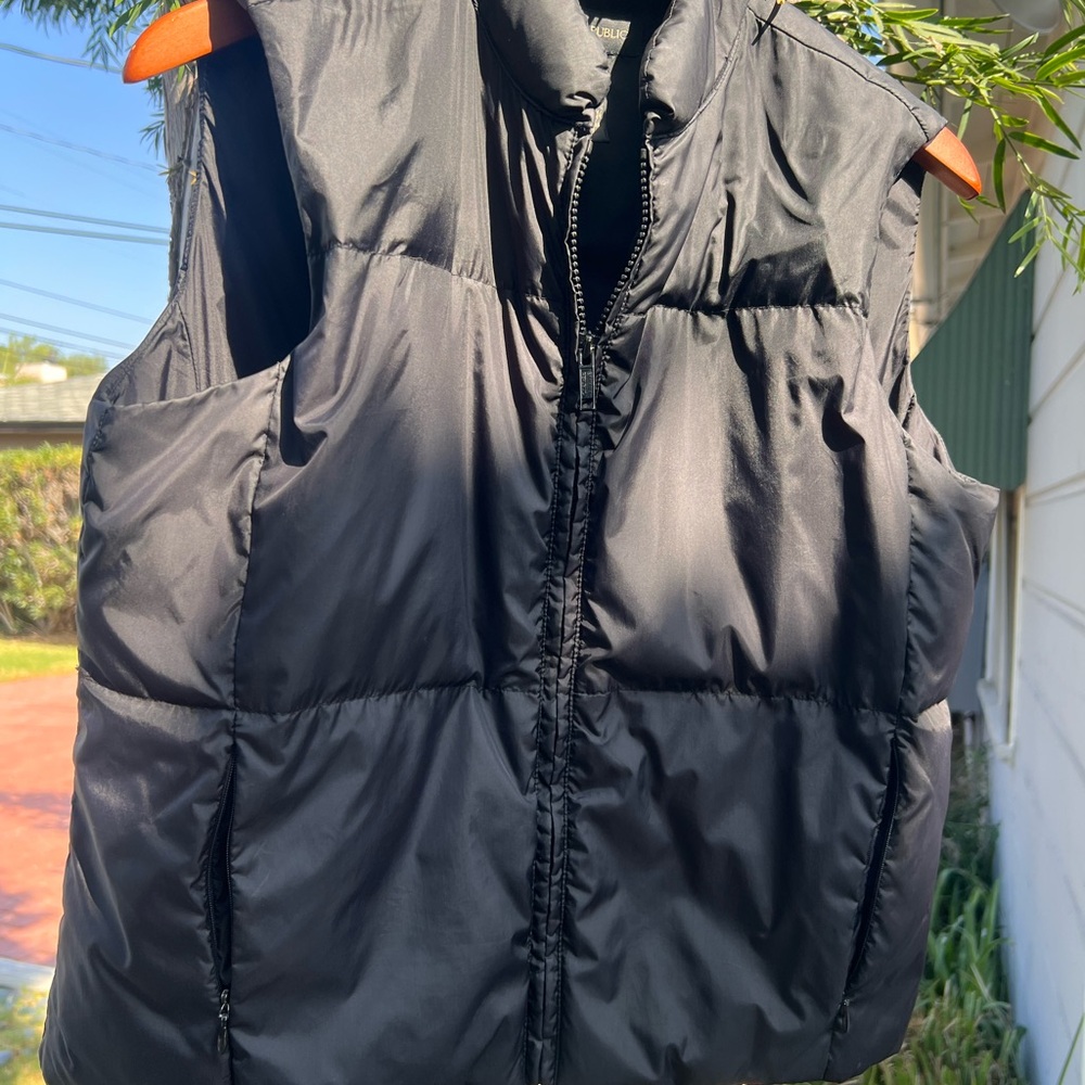 Banana Republic Black Puffer Vest